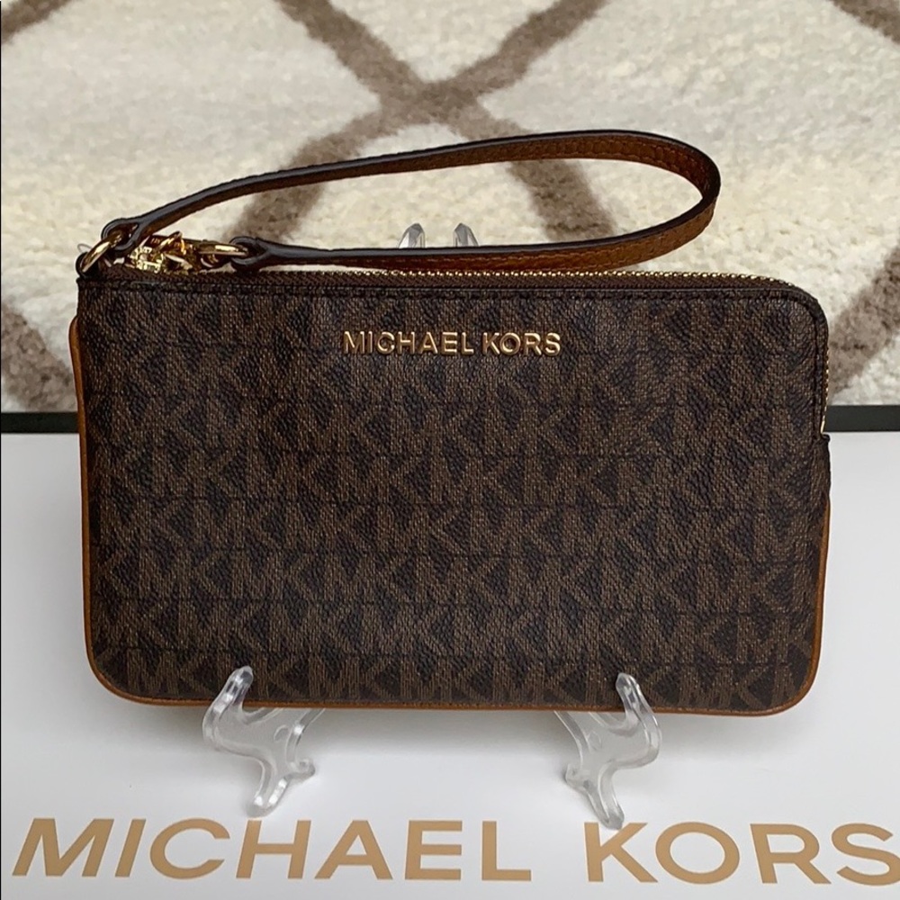 Michael Kors Jet Set Travel Lg Top Zip Wrislet - Picture 10 of 16
